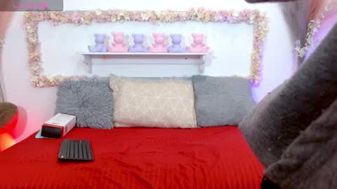 Snapshot of sharlotaustral18_ chatting on February 25, 2:10 am sharlotaustral18_ online show from February 25, 2:10 am