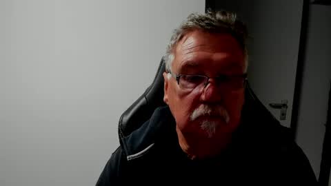 sharlots_pet online show from April 21, 8:31 am