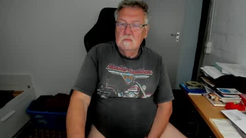 sharlots_pet online show from April 25, 11:24 am