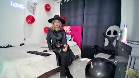 sharlott_3 online show from February 18, 4:25 pm