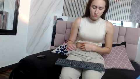 Sara online show from February 3, 12:10 pm