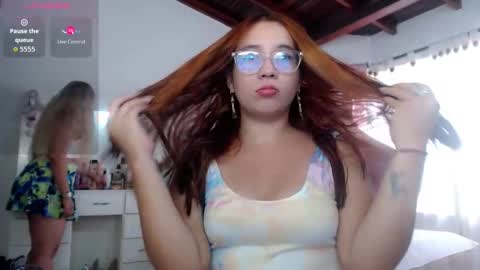 Snapshot of sharlotte_mom chatting on November 6, 9:26 pm sharlotte online show from November 6, 9:26 pm