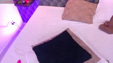 Sharom  online show from January 7, 11:24 pm