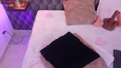 Sharom  online show from January 18, 9:45 pm