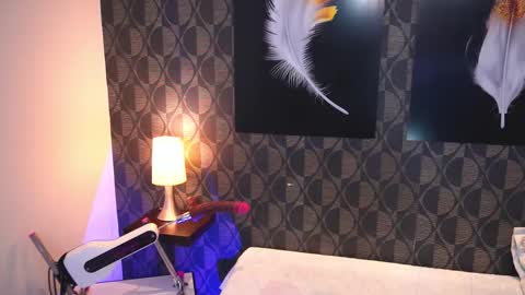 Sharom  online show from March 18, 7:06 pm