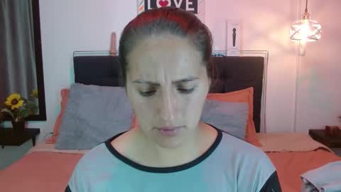 Snapshot of sharon_10_ chatting on October 2, 1:56 am sharon_10_ online show from October 2, 1:56 am