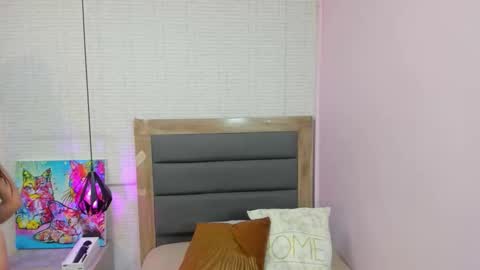 Snapshot of sharonblake5 chatting on October 20, 1:44 pm M A G N O online show from October 20, 1:44 pm