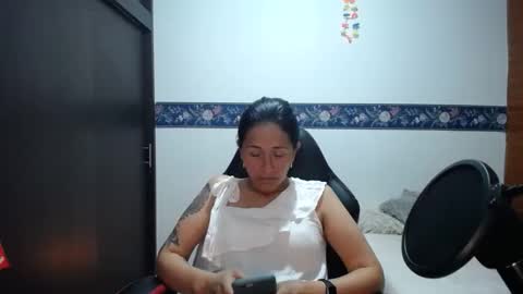 Snapshot of sharoon__cherry_ chatting on September 10, 9:53 am sharon online show from September 10, 9:53 am