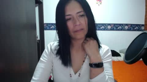 Snapshot of sharoon__cherry_ chatting on September 30, 10:31 am sharon online show from September 30, 10:31 am