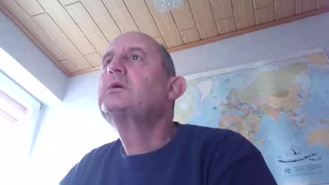 Snapshot of sharpshoder chatting on September 25, 11:25 am Peter online show from September 25, 11:25 am