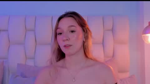 Shantall online show from October 29, 2:36 am