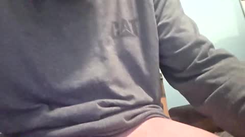 Snapshot of shawn710420 chatting on March 18, 6:05 am shawn710420 online show from March 18, 6:05 am