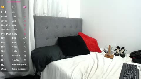 shayla_10 online show from October 5, 10:51 pm