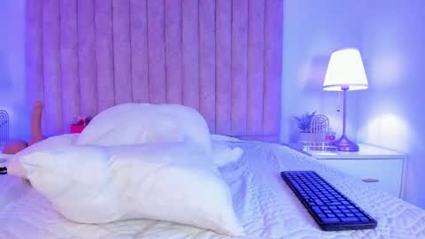 Shayla Davis  online 240 pm - 1000 pm online show from March 1, 1:00 am