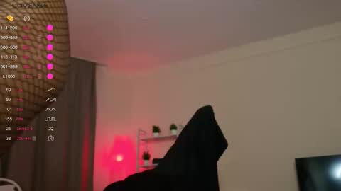 Shay online show from October 15, 4:34 am