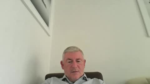 Snapshot of she52 chatting on November 6, 1:56 pm she52 online show from November 6, 1:56 pm