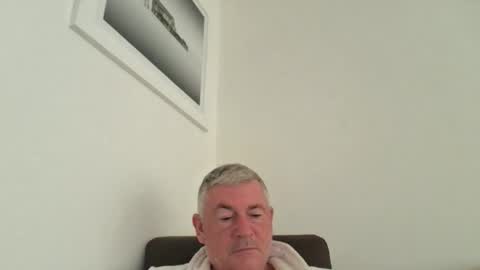 Snapshot of she52 chatting on November 7, 10:37 am she52 online show from November 7, 10:37 am