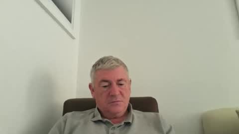 Snapshot of she52 chatting on November 20, 9:09 am she52 online show from November 20, 9:09 am