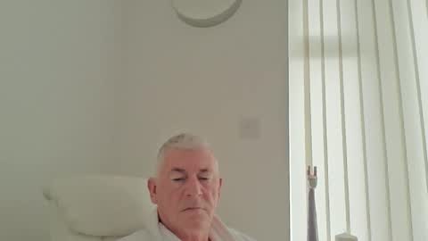 she52 online show from May 14, 6:42 am