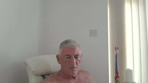 Snapshot of she52 chatting on June 26, 5:39 pm she52 online show from June 26, 5:39 pm