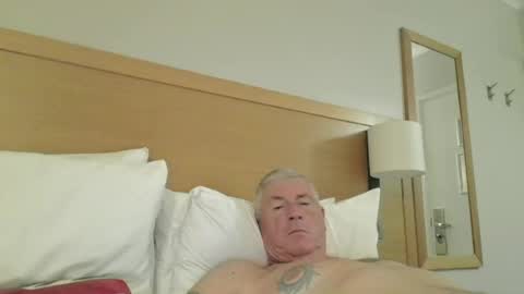 Snapshot of she52 chatting on July 1, 12:12 am she52 online show from July 1, 12:12 am