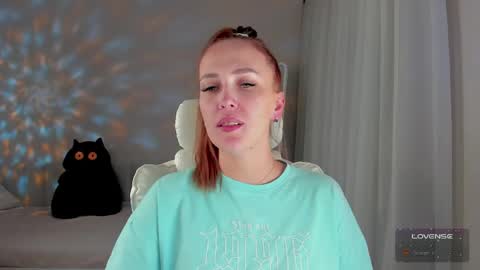 Snapshot of she_wolf1 chatting on April 30, 6:47 pm she_wolf1 online show from April 30, 6:47 pm