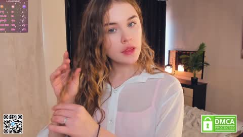 Snapshot of sheenaeast chatting on January 6, 6:58 am Violet online show from January 6, 6:58 am