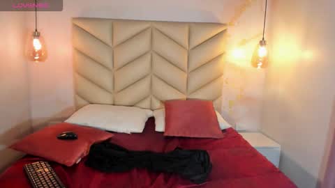 sheeylopez online show from December 4, 1:26 am