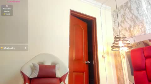 sheilly_brown online show from December 5, 8:23 am