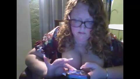 Snapshot of shelbyannn chatting on December 31, 2:08 am Red online show from December 31, 2:08 am