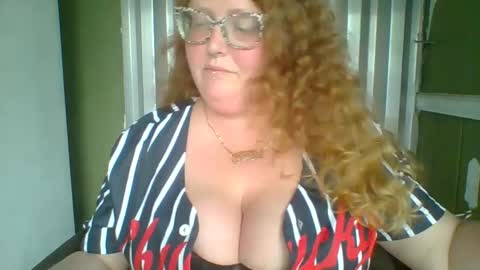 Snapshot of shelbyannn chatting on September 13, 7:35 pm Red online show from September 13, 7:35 pm
