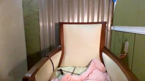 Snapshot of shelbyannn chatting on October 3, 2:41 am Red online show from October 3, 2:41 am