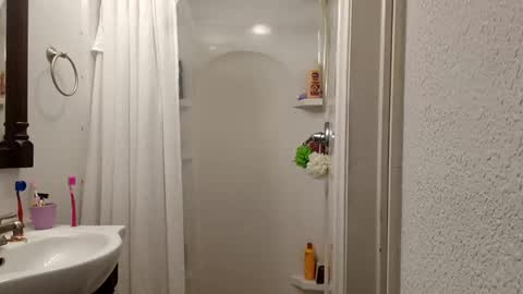 Snapshot of shelbycrazy chatting on January 10, 2:34 pm King-shelb online show from January 10, 2:34 pm