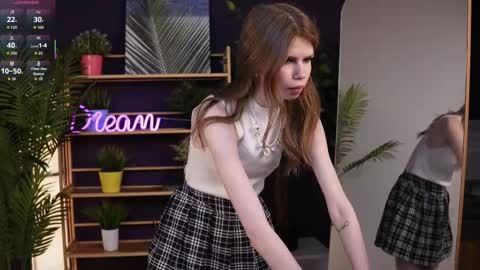 Snapshot of shelleyborom chatting on September 10, 1:22 pm Sofia online show from September 10, 1:22 pm