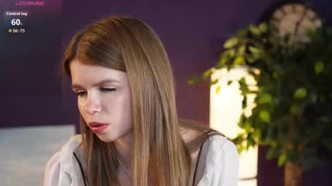 Snapshot of shelleyborom chatting on October 17, 7:44 am Sofia online show from October 17, 7:44 am