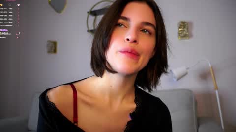 Alex online show from December 3, 1:24 am