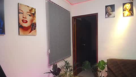 Shellsy H   online show from February 20, 1:57 am