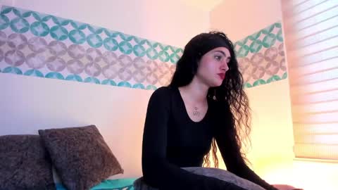 Snapshot of shelsy_d chatting on April 14, 9:32 pm S H E L S Y online show from April 14, 9:32 pm