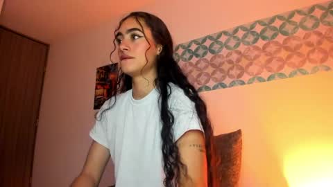 Snapshot of shelsy_d chatting on April 29, 11:00 pm S H E L S Y online show from April 29, 11:00 pm
