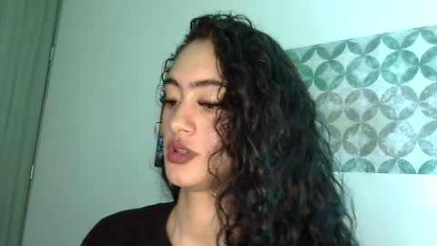 Snapshot of shelsy_d chatting on May 12, 9:34 pm S H E L S Y online show from May 12, 9:34 pm