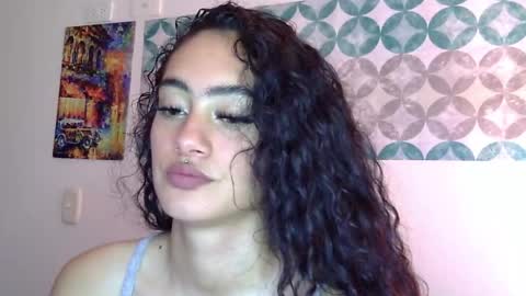Snapshot of shelsy_d chatting on May 13, 8:49 pm S H E L S Y online show from May 13, 8:49 pm