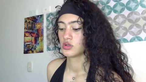 Snapshot of shelsy_d chatting on May 21, 9:44 pm S H E L S Y online show from May 21, 9:44 pm