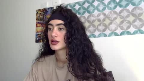 Snapshot of shelsy_d chatting on May 25, 9:54 pm S H E L S Y online show from May 25, 9:54 pm