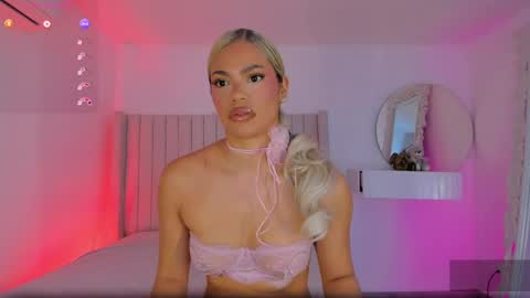 shelynna_azzul online show from May 9, 11:37 am