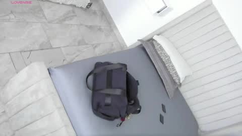 shelynna_azzul online show from May 26, 12:12 pm