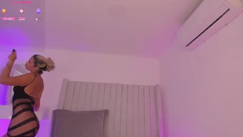 shelynna_azzul online show from June 20, 1:03 pm