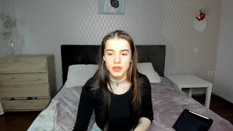 Snapshot of shelyymoon chatting on October 24, 1:40 pm ShelyMoon online show from October 24, 1:40 pm