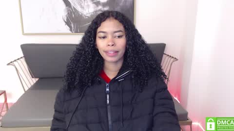Snapshot of shenna_brunette_ chatting on January 20, 1:00 pm Shenna online show from January 20, 1:00 pm