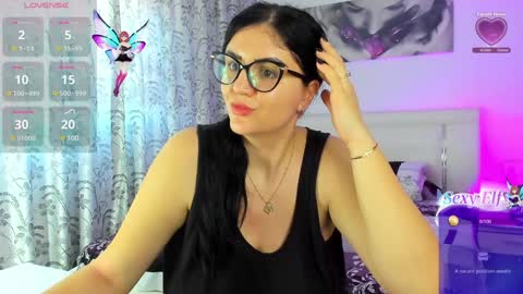 Snapshot of sherllystone chatting on January 25, 1:19 pm Miky online show from January 25, 1:19 pm