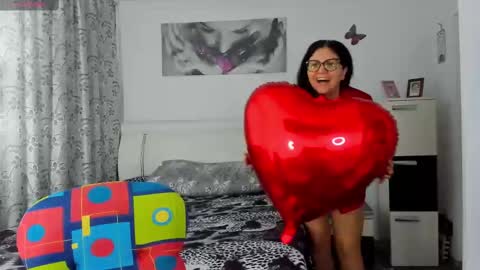Snapshot of sherllystone chatting on February 16, 12:10 pm Miky online show from February 16, 12:10 pm